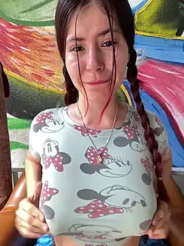 Hotnightsexxx online show from June 17, 2026, 6:42 pm