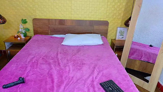 Mrs booty online show from February 13, 2025, 5:44 pm