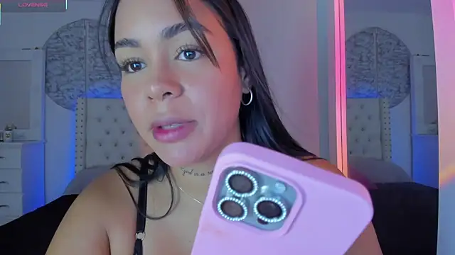 Snapshot of IsabelaVanegas_ chatting on September 29, 2025, 4:01 pm IsabelaVanegas  online show from September 29, 2025, 4:01 pm