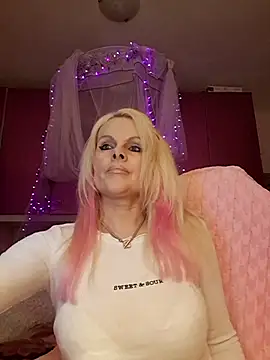 Angeldevilus online show from December 4, 2025, 6:27 pm