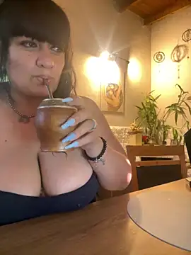 Sensualmente333 online show from November 5, 2025, 11:32 am