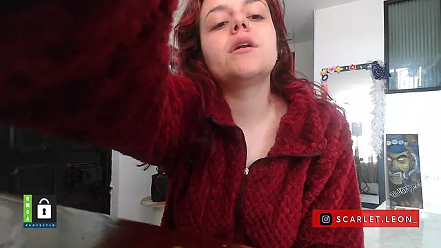 Snapshot of Scarletleon77 chatting on October 9, 2025, 2:04 pm Scarletleon77 online show from October 9, 2025, 2:04 pm