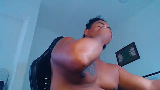 yosoy enzo2020 online show from February 16, 2026, 1:29 pm