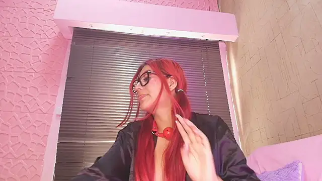 paulinasaeEnz online show from February 19, 2025, 6:43 pm