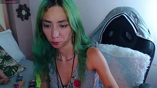 Erika Stevens online show from October 5, 2025, 1:04 am