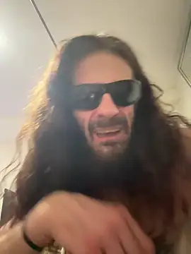 Sluckkkbigdk online show from April 4, 2026, 3:27 am