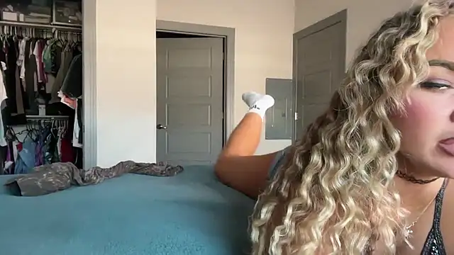 ElenaErickson online show from January 27, 2025, 10:49 pm