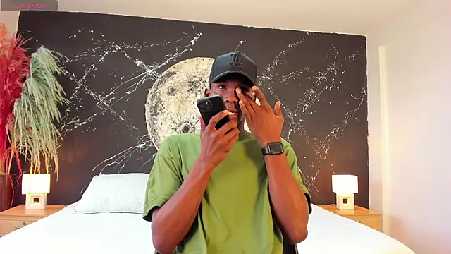 JacksonMuller  online show from December 15, 2025, 1:04 pm