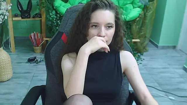 Snapshot of Miss_Barbara_ chatting on February 20, 2025, 10:48 pm Miss Barbara online show from February 20, 2025, 10:48 pm