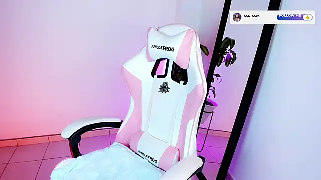 Snapshot of kali_ka_ chatting on November 10, 2025, 6:07 pm kali ka online show from November 10, 2025, 6:07 pm