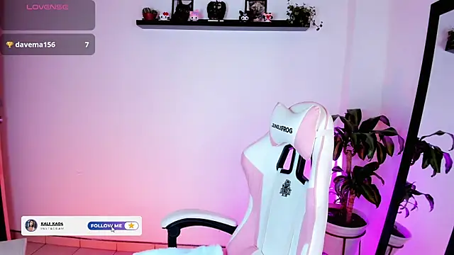 Snapshot of kali_ka_ chatting on November 15, 2025, 6:04 pm kali ka online show from November 15, 2025, 6:04 pm