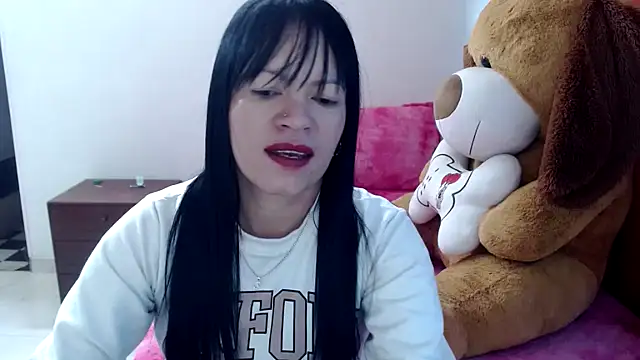 Cristal w online show from February 18, 2026, 5:53 pm