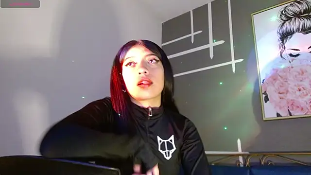 Snapshot of Ey_im_simone chatting on October 10, 2025, 7:57 pm Ey im simone online show from October 10, 2025, 7:57 pm