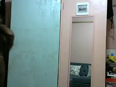 slender-qwene online show from March 31, 2026, 8:37 am