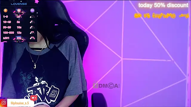 lilylouisee online show from October 29, 2025, 12:29 pm