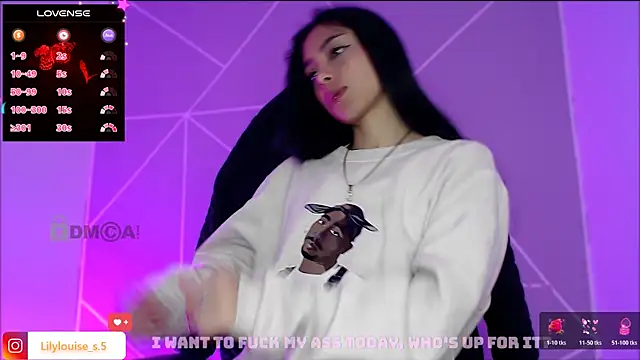 lilylouisee online show from December 4, 2025, 4:59 pm