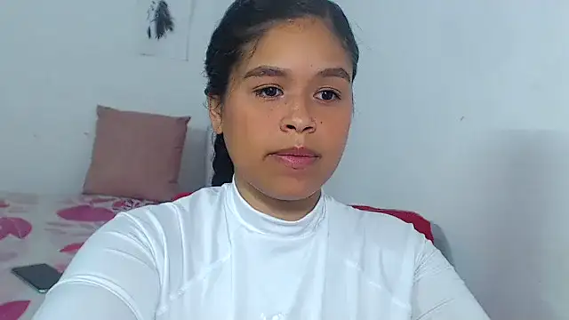 Snapshot of Hazel_donna chatting on February 6, 2026, 3:22 am Hazel donna online show from February 6, 2026, 3:22 am