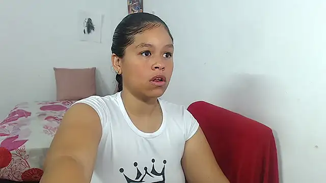 Snapshot of Hazel_donna chatting on February 14, 2026, 9:39 am Hazel donna online show from February 14, 2026, 9:39 am