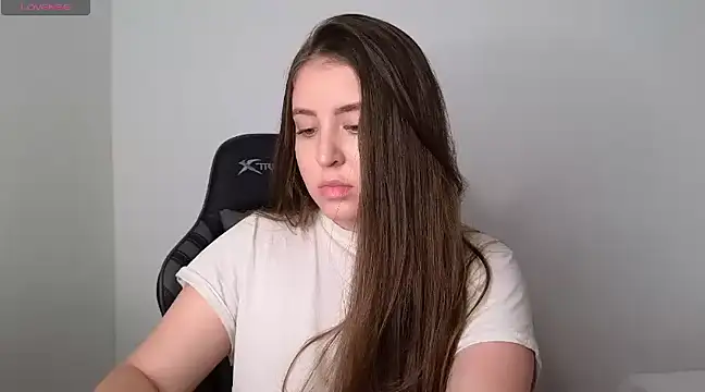 Snapshot of Daivis_17 chatting on December 11, 2024, 12:23 am Daivis 17 online show from December 11, 2024, 12:23 am