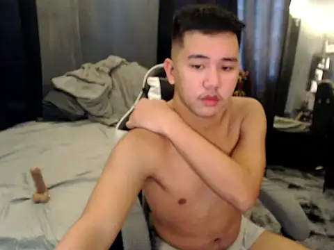 xgregor07 online show from November 6, 2025, 5:08 am