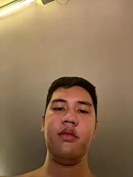 xgregor07 online show from November 26, 2025, 4:46 am