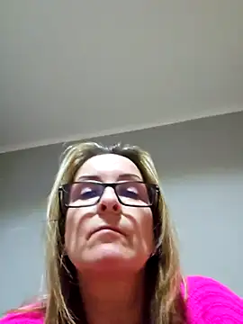 Snapshot of Steffi45 chatting on February 24, 2026, 9:13 pm Steffi45 online show from February 24, 2026, 9:13 pm