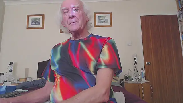 WaverlyKernow online show from January 22, 2025, 1:32 pm