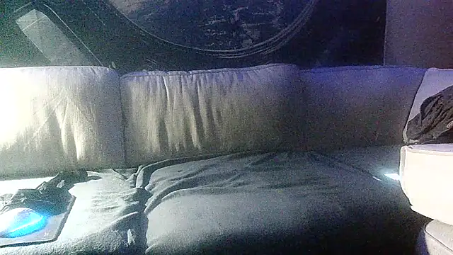 Snapshot of UntidyStrip9 chatting on February 5, 2026, 6:23 pm UntidyStrip9 online show from February 5, 2026, 6:23 pm