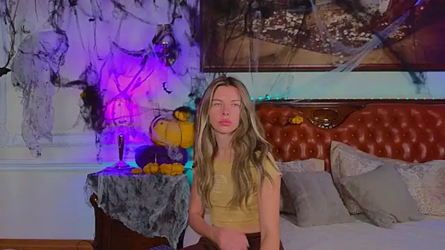 Real Tini online show from October 28, 2025, 6:06 am