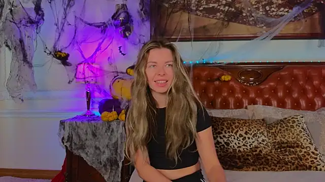 Real Tini online show from November 1, 2025, 6:04 am