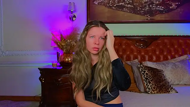 Real Tini online show from November 28, 2025, 6:16 am