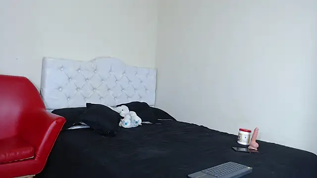 luna hoott online show from February 21, 2025, 4:59 pm