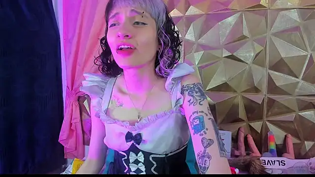 Snapshot of neeko_princes chatting on January 5, 2025, 12:10 pm neeko princes online show from January 5, 2025, 12:10 pm