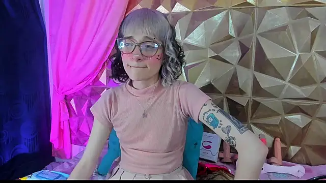 Snapshot of neeko_princes chatting on January 18, 2025, 3:16 pm neeko princes online show from January 18, 2025, 3:16 pm