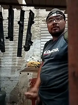 Snapshot of Bartolito001 chatting on September 15, 2025, 9:59 pm Bartolito001 online show from September 15, 2025, 9:59 pm