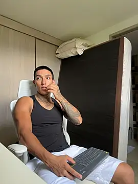 Snapshot of sendfer chatting on December 17, 2025, 7:20 pm sendfer online show from December 17, 2025, 7:20 pm