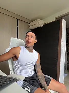 Snapshot of sendfer chatting on December 18, 2025, 8:37 pm sendfer online show from December 18, 2025, 8:37 pm