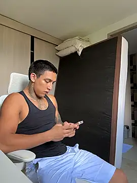 Snapshot of sendfer chatting on January 13, 2026, 7:19 pm sendfer online show from January 13, 2026, 7:19 pm