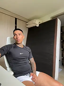 Snapshot of sendfer chatting on February 6, 2026, 7:17 pm sendfer online show from February 6, 2026, 7:17 pm