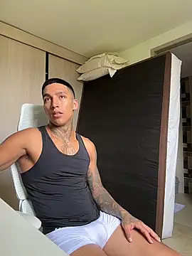 Snapshot of sendfer chatting on February 10, 2026, 6:56 pm sendfer online show from February 10, 2026, 6:56 pm