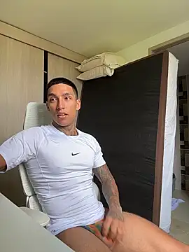 Snapshot of sendfer chatting on February 13, 2026, 7:10 pm sendfer online show from February 13, 2026, 7:10 pm