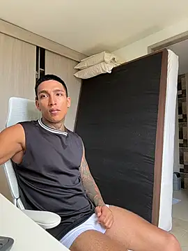 Snapshot of sendfer chatting on February 15, 2026, 3:53 pm sendfer online show from February 15, 2026, 3:53 pm