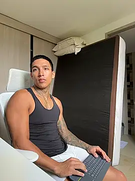 Snapshot of sendfer chatting on February 24, 2026, 7:12 pm sendfer online show from February 24, 2026, 7:12 pm