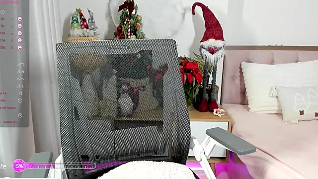 Snapshot of _Joliie_ chatting on December 20, 2024, 5:47 am  Joliie  online show from December 20, 2024, 5:47 am
