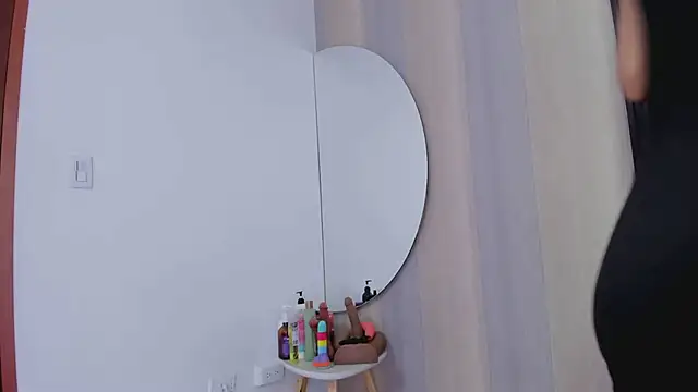 Snapshot of _shantal_smith chatting on February 27, 2025, 4:10 pm shantal smith online show from February 27, 2025, 4:10 pm