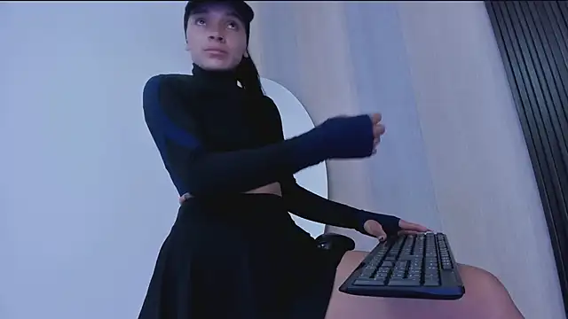 Snapshot of _shantal_smith chatting on March 7, 2025, 4:22 pm shantal smith online show from March 7, 2025, 4:22 pm