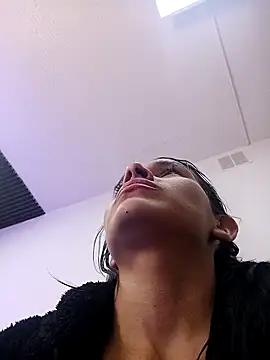 Snapshot of _shantal_smith chatting on March 15, 2025, 2:35 am shantal smith online show from March 15, 2025, 2:35 am