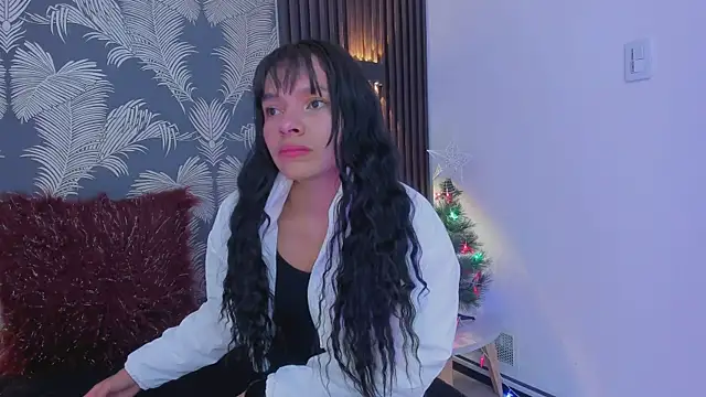 Snapshot of _shantal_smith chatting on November 7, 2025, 5:35 pm shantal smith online show from November 7, 2025, 5:35 pm