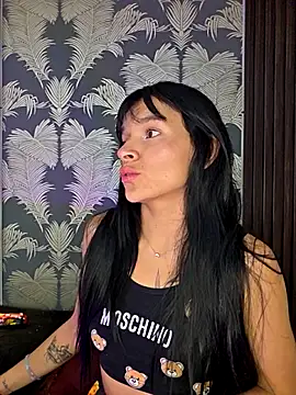 Snapshot of _shantal_smith chatting on November 8, 2025, 5:40 am shantal smith online show from November 8, 2025, 5:40 am