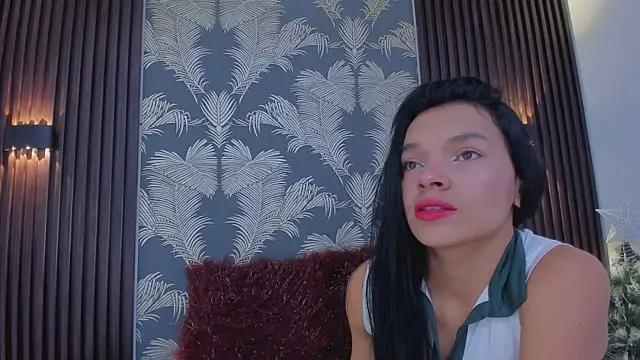 Snapshot of _shantal_smith chatting on November 11, 2025, 4:29 pm shantal smith online show from November 11, 2025, 4:29 pm